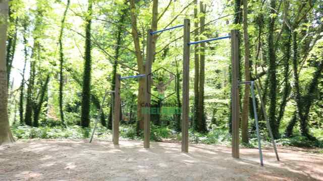 Public outdoor exercise equipment at Cabinteely Park in South Dublin, designed for bodyweight workouts and functional fitness training